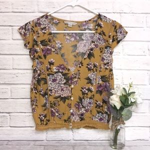 AE BUTTON UP V-NECK CROP TOP